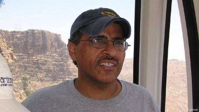 محمد القحطاني أحد مؤسسي جمعية الحقوق المدنية والسياسية في السعودية (حسم) التي حُلّت في العام 2013