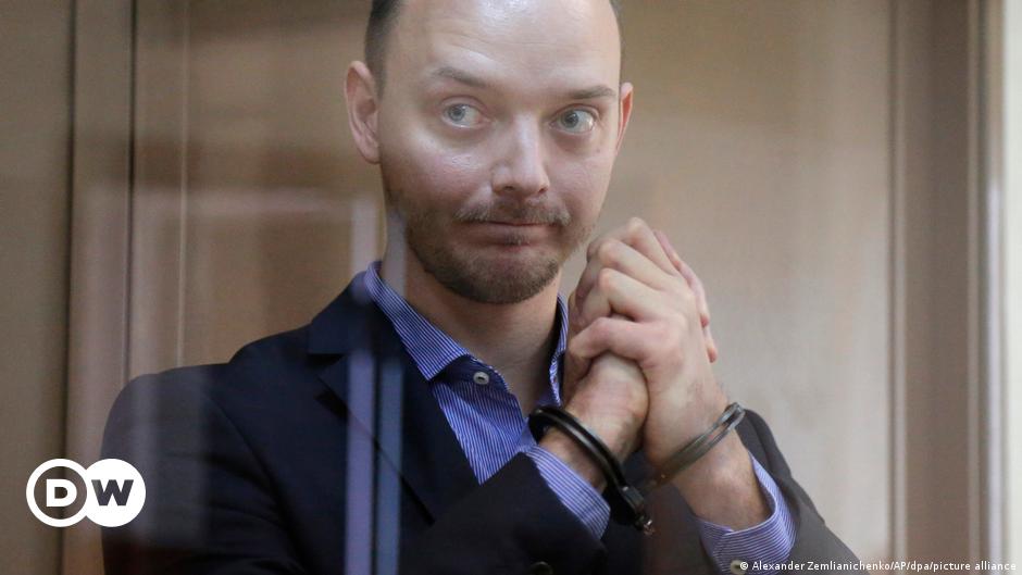 Bývalý ruský novinář Safronov odsouzen k 22 letům vězení |  Novinky |  DW