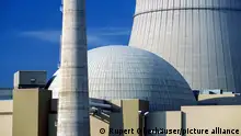 Comentariu: Deşi Germania renunţă la energia atomică, două reactoare mai rămân în exploatare