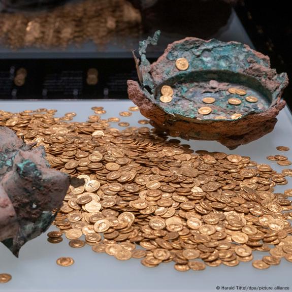Trier gold trove on display again – DW – 09/06/2022