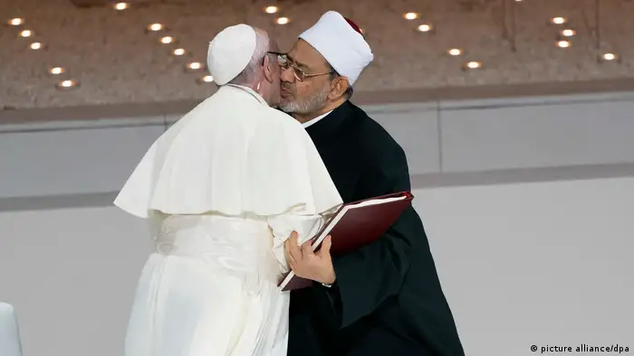 البابا فرنسيس وشيخ الأزهر أحمد الطيب في الإمارات
