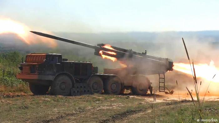 Ukraine-Konflikt, BM-27 Mehrfachraketenwerfersystem der russischen Armee im Einsatz