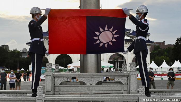 台湾陆委会称，台湾前途由2300万台湾人民决定，不会任由对岸插手