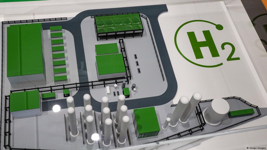 A model for a green hydrogen industrial plant made by Iberdrola Clientes