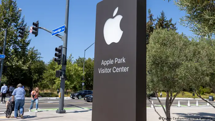 加州苹果总部的「苹果公园」标志牌