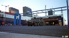 Germany increases troop presence in Lithuania Ort: Lithuania Schlagwörter: Germany, Lithuania, NATO, Russia Sendedatum: 08.09.2022 Rechte: DW A German Bundeswehr armored personnel carrier arrives in Lithuania. 