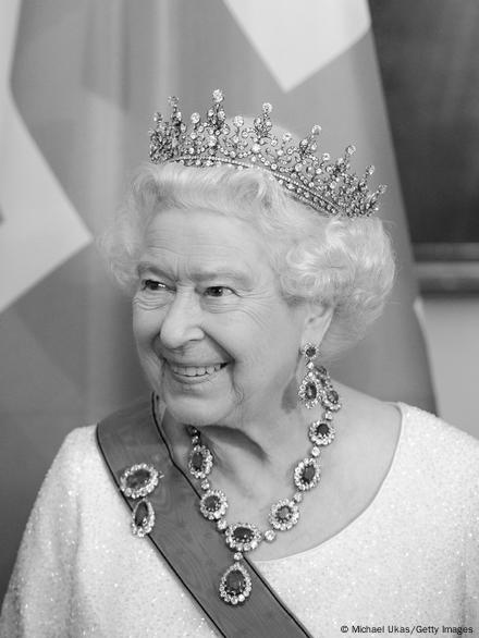 British monarchy: An ailing Queen Elizabeth, an exiled prince and shrinking  realm