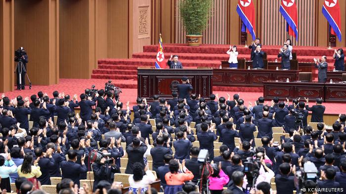 Nordkorea schreibt Atomwaffenpolitik in Verfassung fest | Aktuell Asien ...