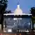 USA Washington | Migranten verlassen Bus nahe des Kapitols