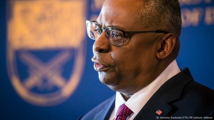 Tschechien USA US-Verteidigungsminister Lloyd Austin in Prag