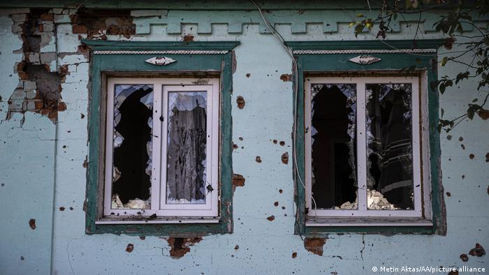 Une vue générale des bâtiments endommagés alors que la guerre russo-ukrainienne se poursuit à Kharkiv, en Ukraine