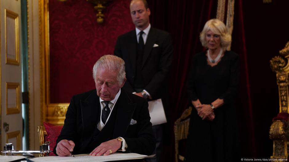 英国国王查尔斯三世就任长子威廉晋为王储 所有节目 Dw 10 09 22
