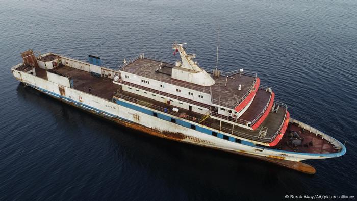 Verdächtiges Schiff in der Ägäis - Griechen feuern Warnschüsse ab