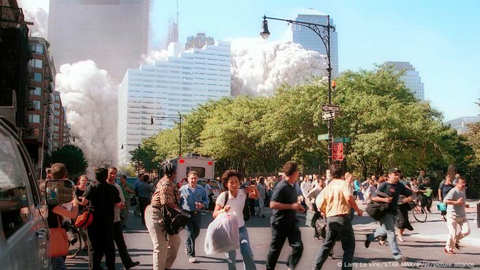 Photo prise le 11 septembre 2001 à New York lors des attentats sur le World Trade Center (archive)