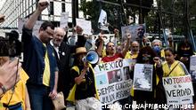 Ciclistas salen en apoyo a Julian Assange en México