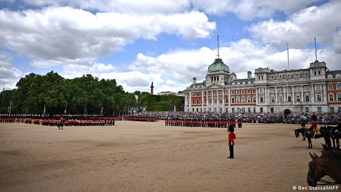 La ruta del cortejo fúnebre de la reina incluye la Guardia Real de Caballería.