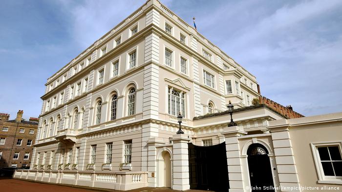 Clarence House, residencia oficial del príncipe Carlos, convertido ahora en el rey Carlos III tras la muerte de Isabel II.
