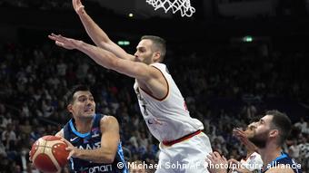 Στιγμιότυπο από τον αγώνα Ελλάδας-Γερμανίας Στιγμιότυπο από τον αγώνα Ελλάδας-Γερμανίας