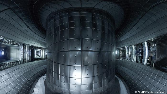 Südkorea I KernfusionaEl interior de un sistema de vacío del banco de pruebas Korea Superconducting Tokamak Advanced Research (KSTAR), un dispositivo de energía de fusión construido localmente. 
