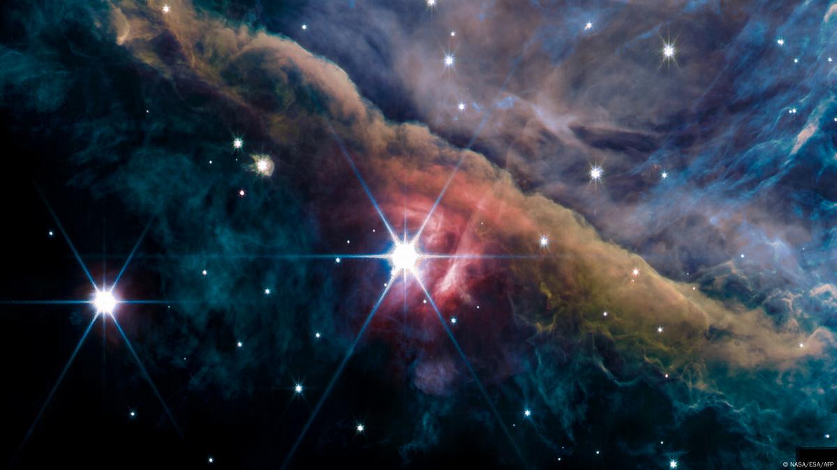 Webb captura impresionantes imágenes de nebulosa de Orión – DW – 14/09/2022