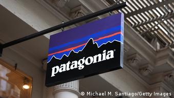 Letrero de una tienda Patagonia
