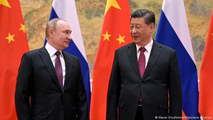 中国在俄罗斯发动战争前高调声称中俄关系无上限，并且在一年的战事中保持貌似中立、拒绝谴责俄罗斯侵略