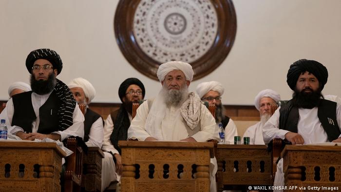 Führende Mitglieder der Taliban-Regierung im August 2022 im früheren Präsidentenpalast in Kabul