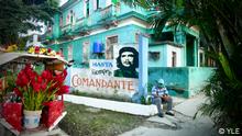Sendedatum: 22. Oktober 2022
Dokumentation Kuba - Die verblassende Revolution Der kubanische Sozialismus des einstigen Volkshelden Fidel Castro droht endgültig zu scheitern. Der Inselstaat versinkt immer tiefer in Krisen. Der Alltag vieler Menschen ist von Strom- und Lebensmittelknappheit und von Medikamentenmangel geprägt