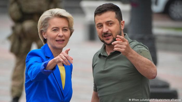La jefa de la Comisión Europea, Ursula von der Leyen, y el presidente de Ucrania, Volodimir Zelenski, sostuvieron una reunión en Kiev.
