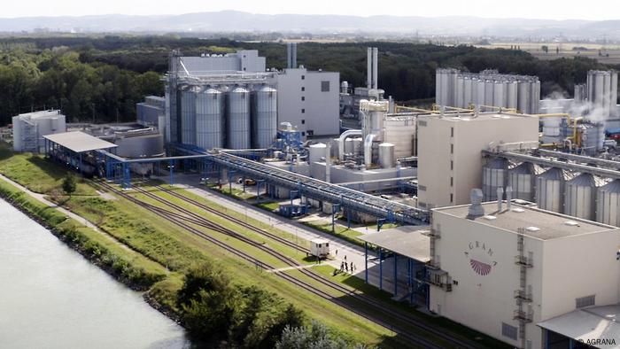 Luftaufnahme von der Lebens- und Futtermittelfabrik Pischelsdorf (Österreich) 