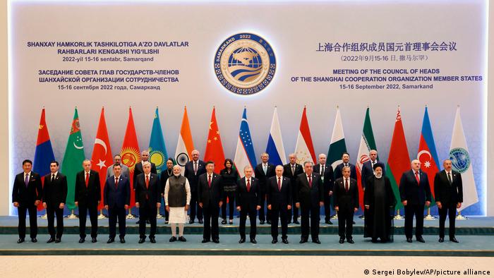 中国、俄罗斯、乌兹别克斯坦、哈萨克斯坦、吉尔吉斯斯坦、塔吉克斯坦、印度、巴基斯坦领导人出席了此次上合峰会 