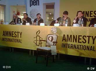 大赦国际研讨会上摆放了一把空椅子纪念狱中的刘晓波