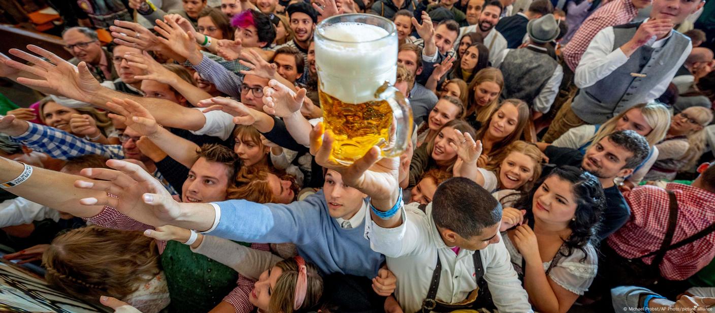 Munich Oktoberfest Kicks Off after 2-year break - article with video