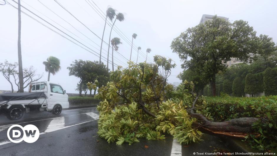 "Super-Taifun" Nanmadol nimmt Kurs auf Japan