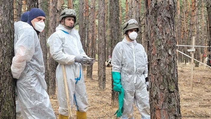 Ukraine | War | Mass graves in Izium