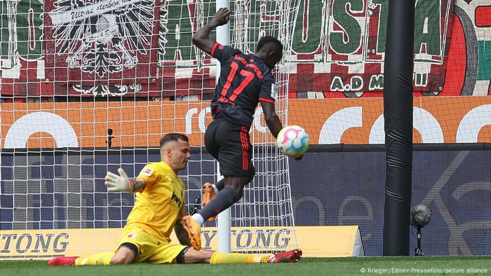 Sadio Mane was frustrated by Augsburg goalkeeper Rafal Gikiewicz on Saturday