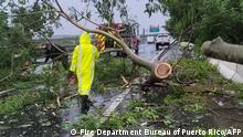 El huracán Fiona toca tierra en Puerto Rico y provoca apagón general