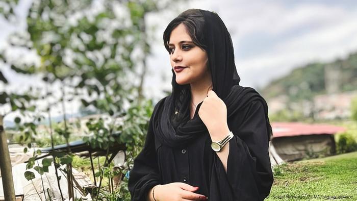 Iran: UN calls for probe into death of Mahsa Amini in police custody | News  | DW | 20.09.2022