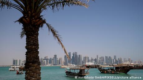 Небостъргачи молове джамии базари Доха столицата на Катар има