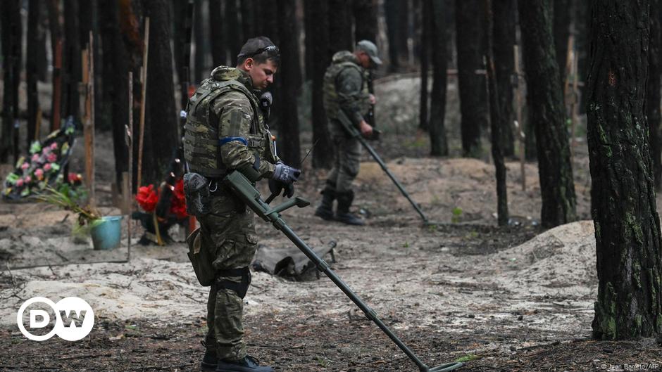 Russian mines in Ukraine: 'The threat is pervasive' - DW (English)