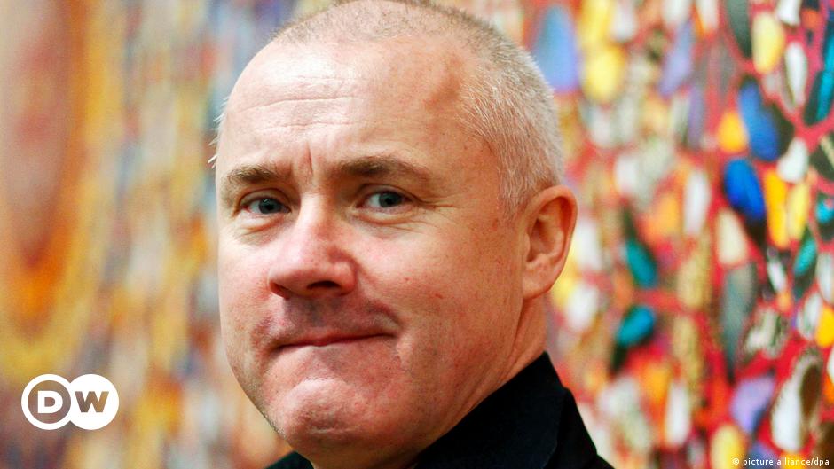 Damien Hirst burns thousands of his paintings
