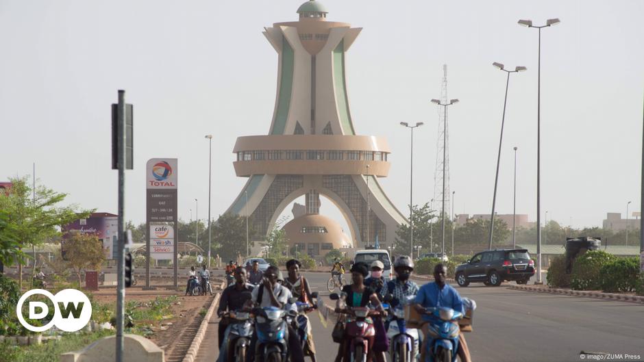 Latent psychosis in Ouagadougou after Bamako attacks – DW – 20/09/2024