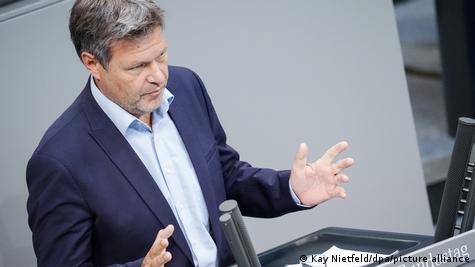 Greens reject German nuclear plant extension beyond winter