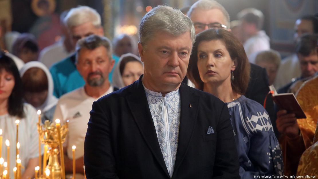 Петро Порошенко та Марина Порошенко під час церковної служби Петро Порошенко та Марина Порошенко під час церковної служби