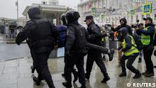 Ukraine aktuell: Polizei geht brutal gegen Anti-Kriegs-Proteste vor