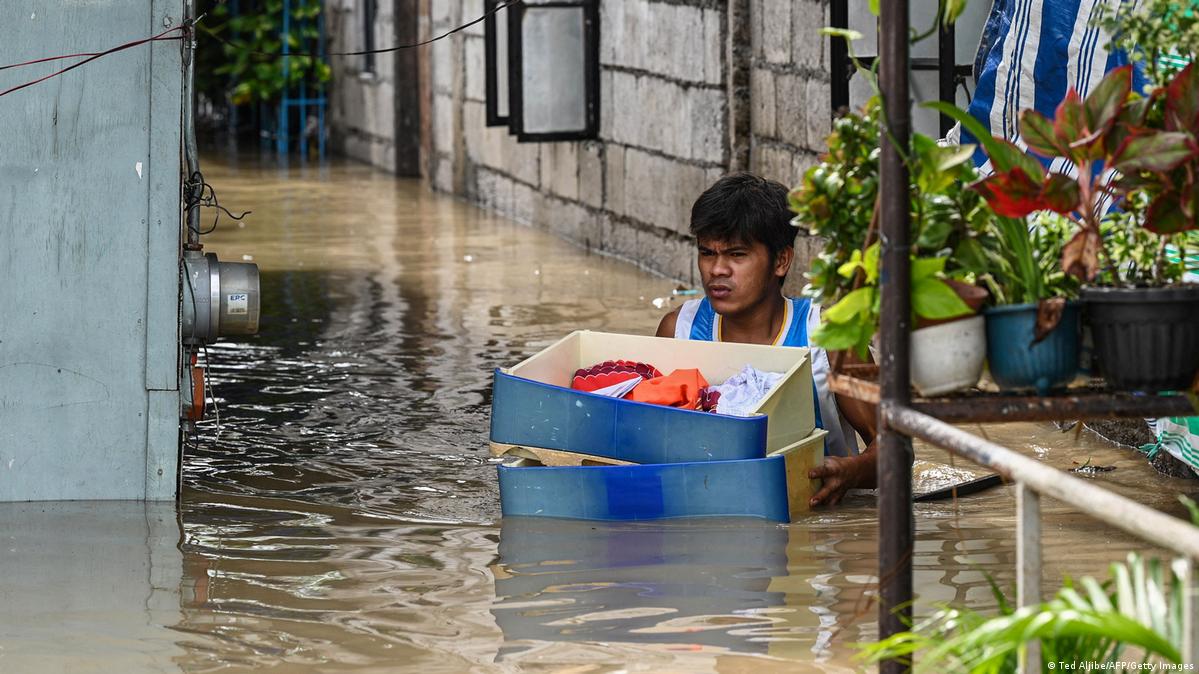 Typhoon Noru Leaves 5 Rescuers Dead In North Philippines Dw 09262022