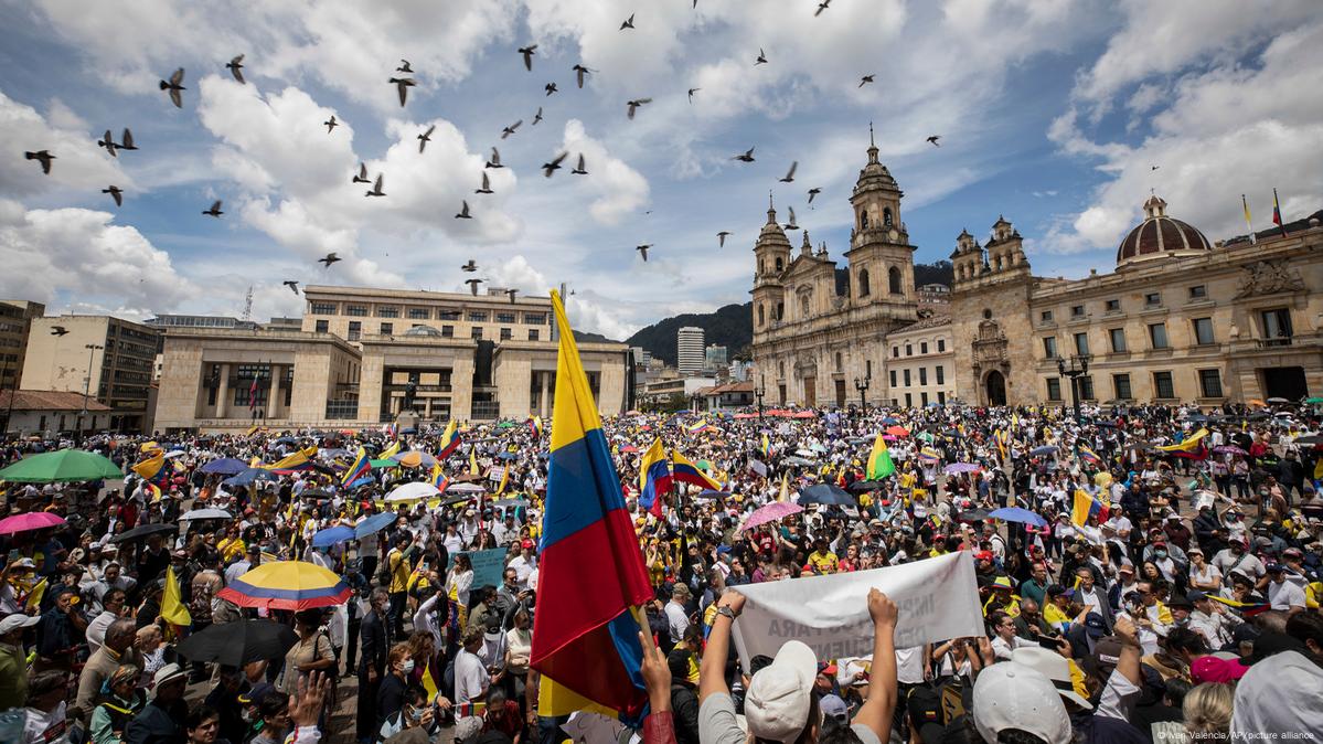 Petro Enfrenta Primera Jornada De Protestas En Colombia – DW – 27/09/2022