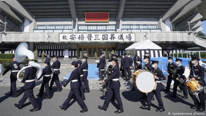 日本前首相安倍晉三的國葬儀式週二在東京舉行，日本自衛隊出動樂隊支持（資料照）