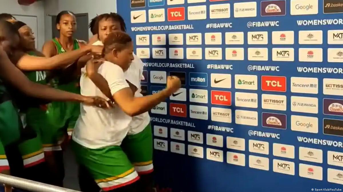FIBA to investigate Mali players' fight at World Cup – DW – 09/27/2022