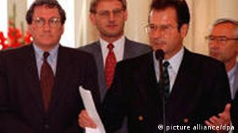 Klaus Kinkel sa Richardom Holbrookeom i Carlom Bildtom na Bonskoj konferenciji (1997. godine)